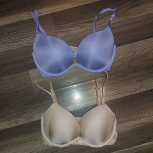 2 Victoria secret bras